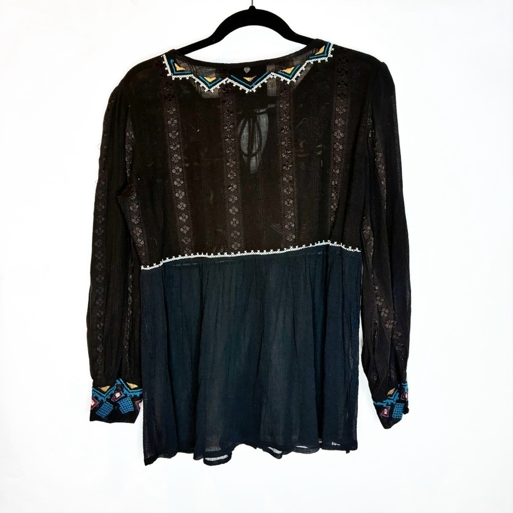Z&L Embroidered Top - Picture 2 of 3